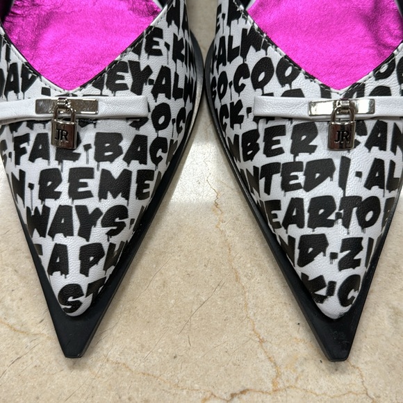 JOHN RICHMOND NAPPA PUMPS IN WHITE W/BLACK PRINT MADE IN ITALY SIZE 39/9 US